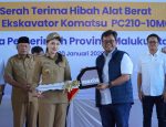 United Tractors Hibahkan Ekskavator Komatsu ke Pemerintah Provinsi Maluku Utara